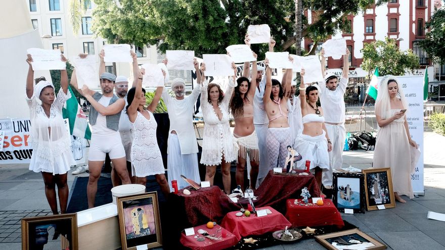 Los modelos de Bellas Artes en Sevilla no se mueven de su postura: huelga indefinida hasta lograr "dignidad laboral"