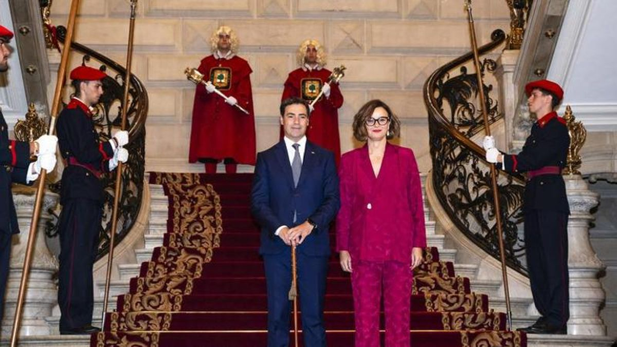 "Escribamos juntos los nuevos fueros de Bizkaia, pero no en pergamino, sino en hechos", proclama la diputada general