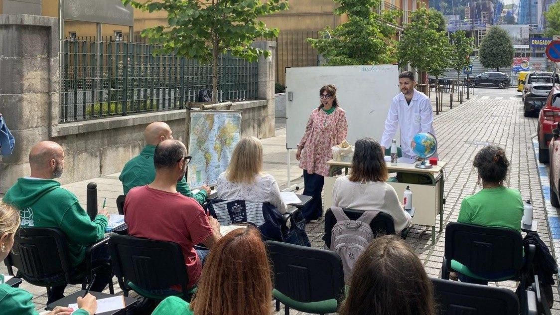 Performance docente frente al Gobierno de Cantabria.