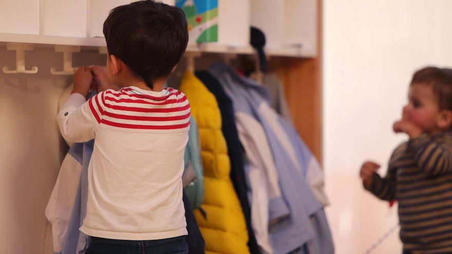La Xunta renuncia a 22 millones de euros y miles de plazas de educación infantil para primar a las guarderías privadas