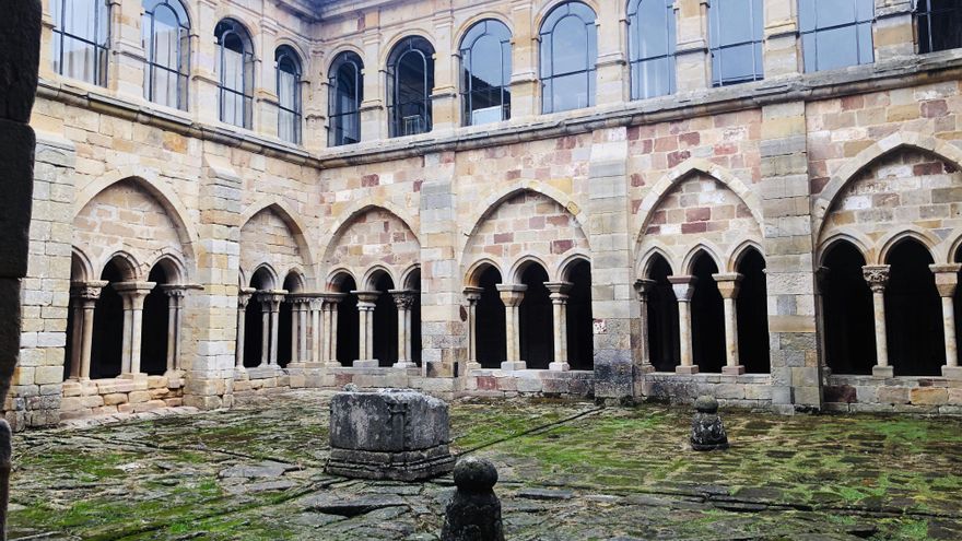 Claustro del monasterio de Santa María la Real (Aguilar de Campoo, Palencia)
