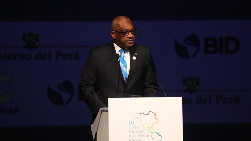 En la imagen un registro del primer ministro de Bahamas, Hubert Minnis.