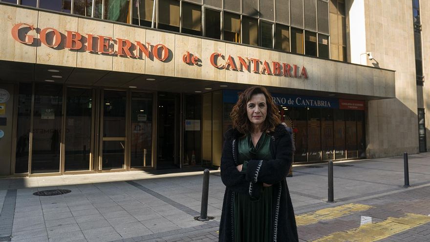 Álvarez, frente al edificio de la Consejería de Economía y Hacienda.
