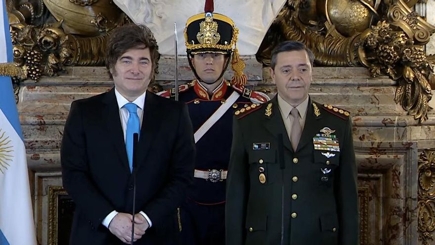 Con el uniforme del Ejército, Presti juró ante Milei como ministro de Defensa