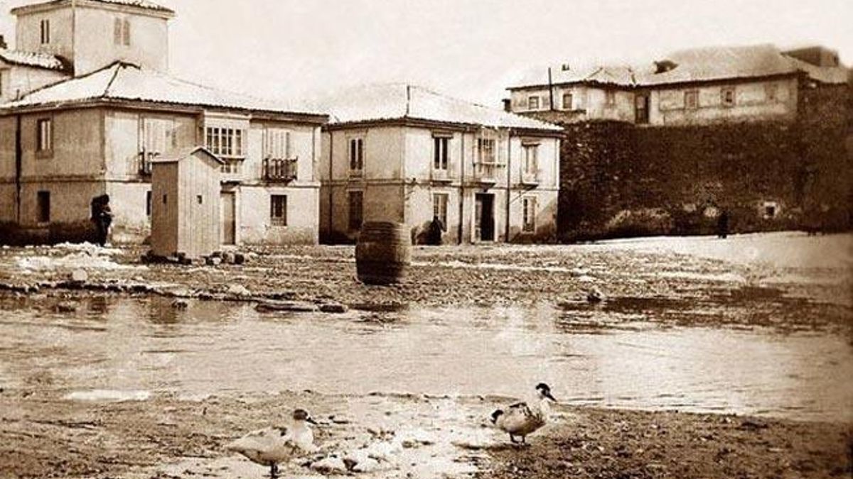 Plaza del Espolón de León, paraje llamado en el siglo XIX 'Presa del Castillo'.