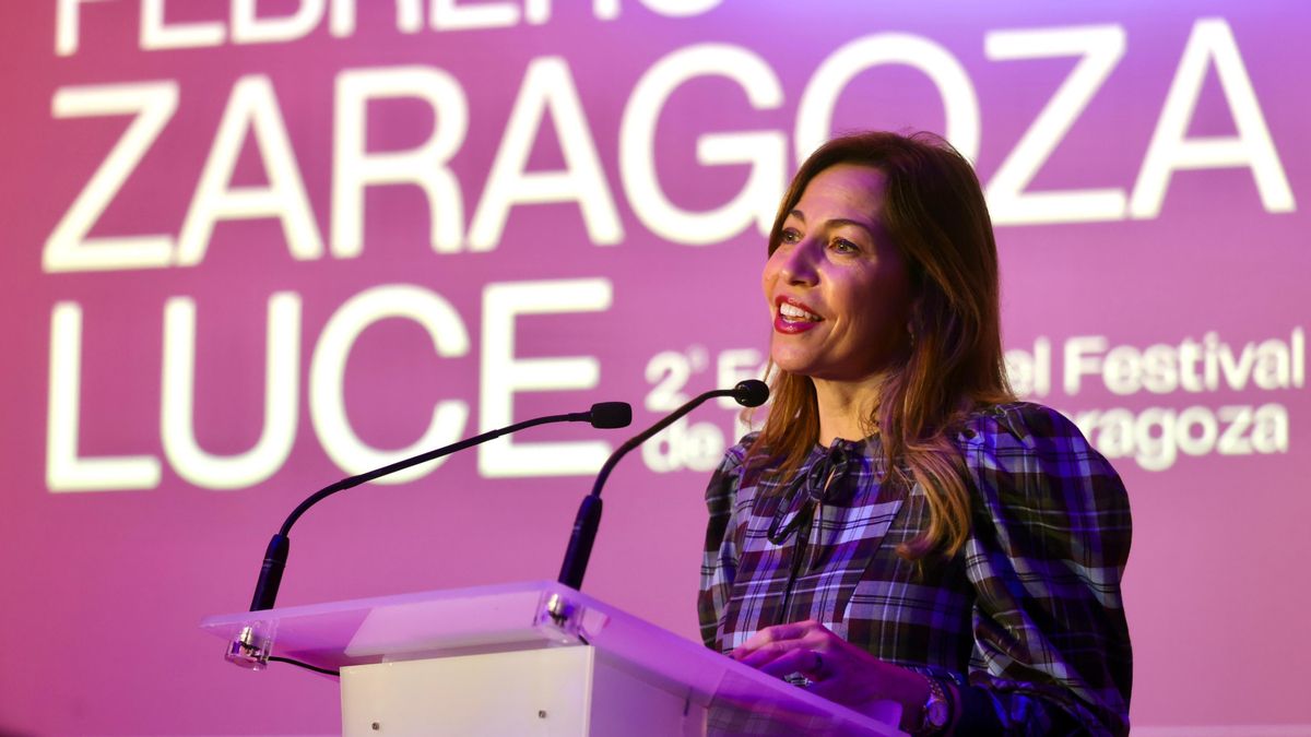 El Gobierno del PP en Zaragoza prevé gastar más en 2026 en luces decorativas que en sinhogarismo