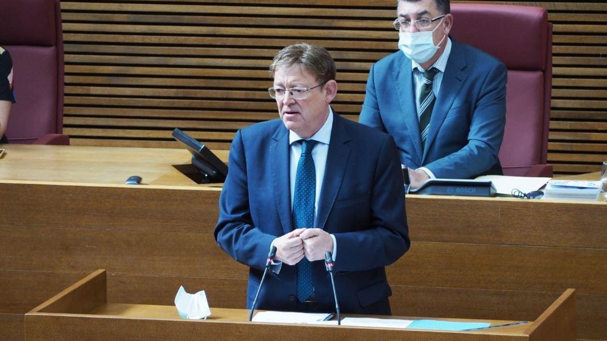 El president Ximo Puig durante la sesión de control en las Corts.