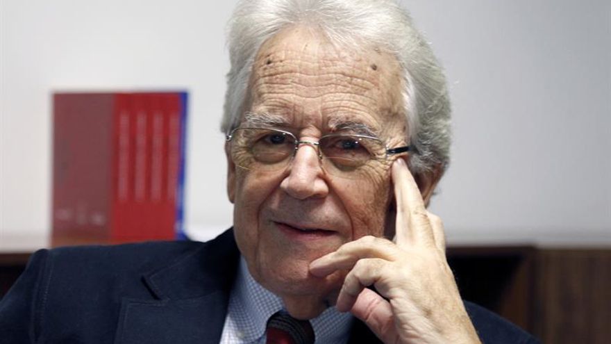 Santos Juliá: El PP se ha tirado de hoz y coz a la extrema derecha