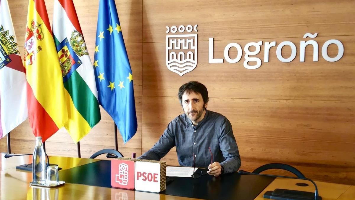 Diferencias entre proyecto y las pantallas: el PSOE alerta de que la rotonda aprobada por el Ayuntamiento de Logroño estrecha los carriles y compromete a los autobuses