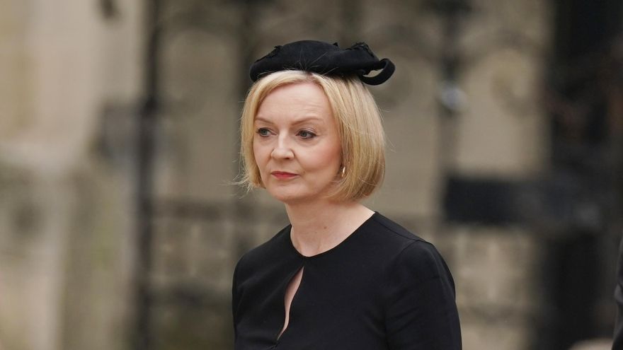 Liz Truss llega al funeral.