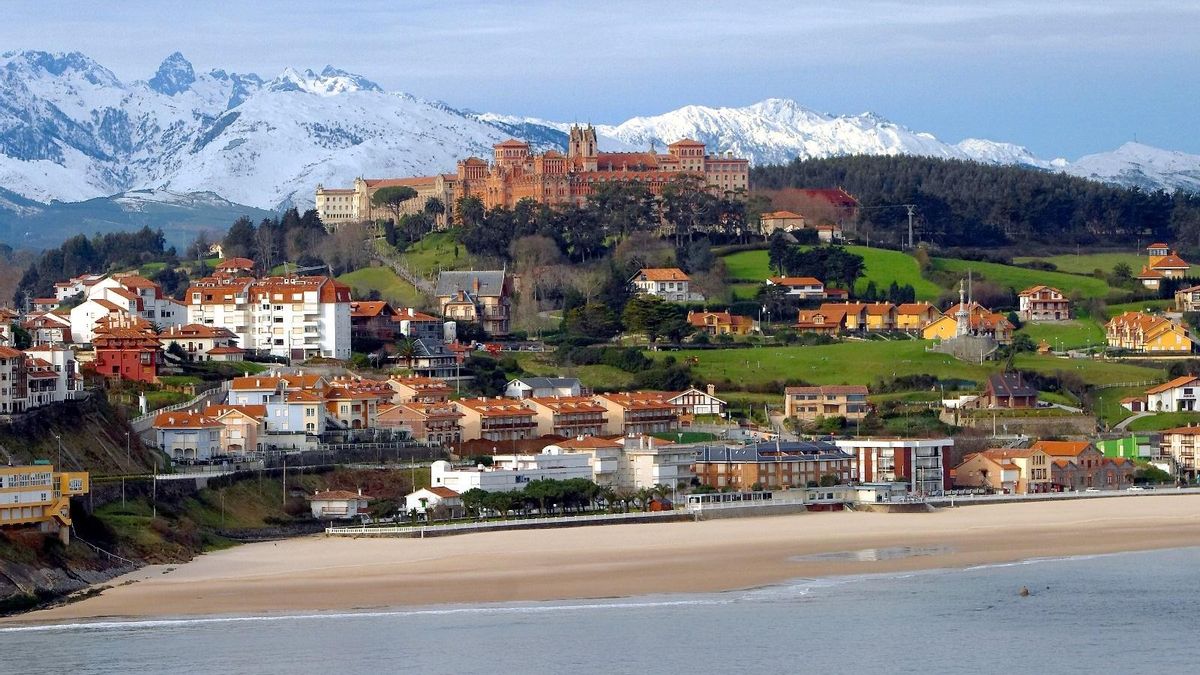 El Parlamento aprueba una iniciativa para reforzar el control de las viviendas turísticas en Cantabria
