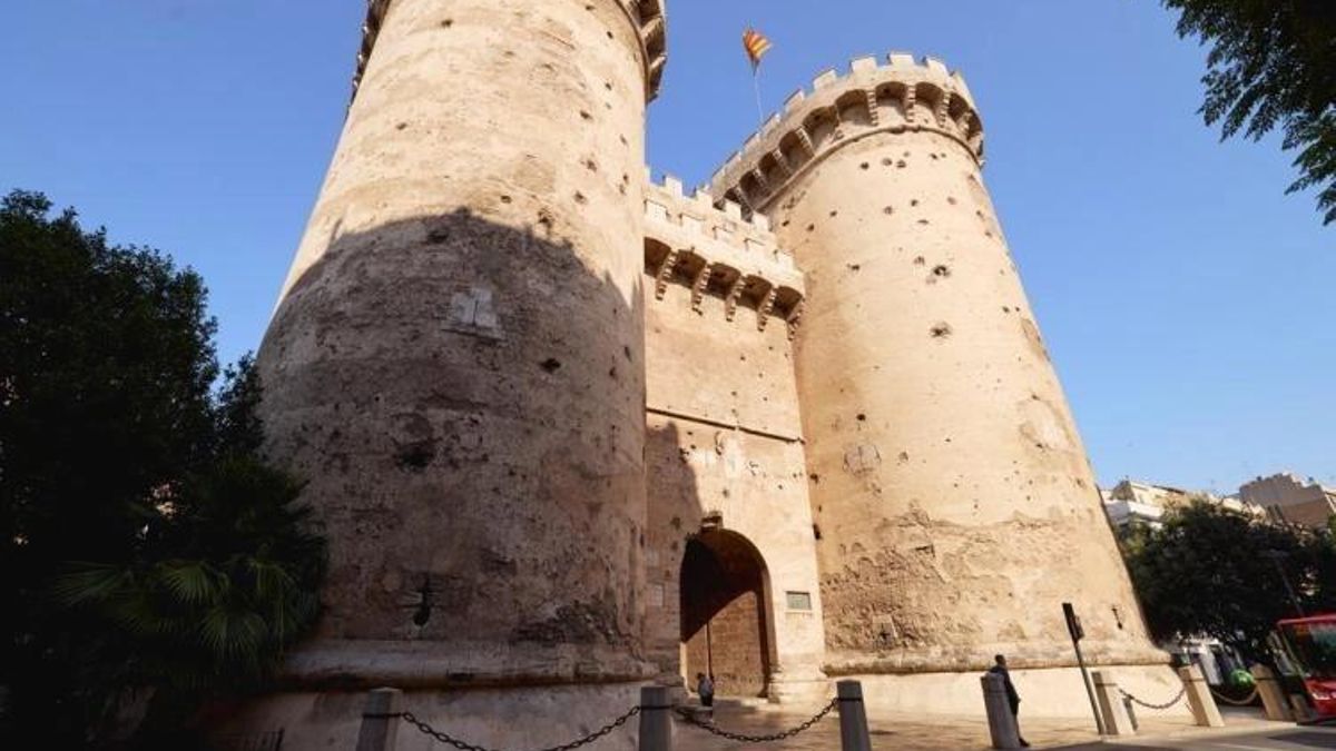 Vista de las Torres de Quart, recientemente restauradas.
