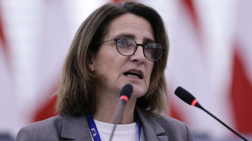 Teresa Ribera presidirá la reunión del Colegio de Comisarios por la baja por neumonía de Von der Leyen