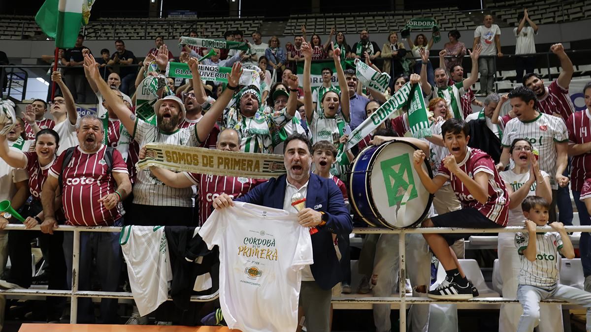 La celebración del ascenso del Coto Córdoba CB a Primera FEB, en imágenes