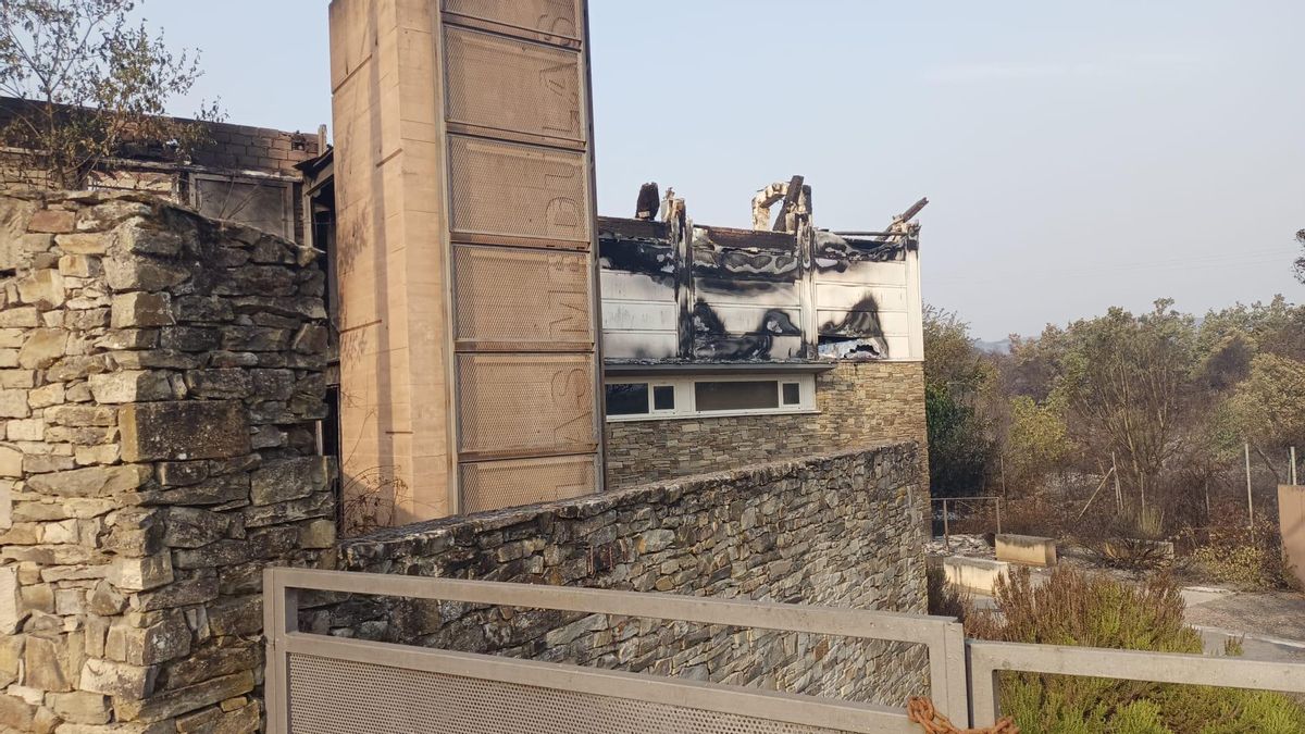Aula Arqueológica de Las Médulas, totalmente quemada por el incendio de Yeres. / Diputación de León