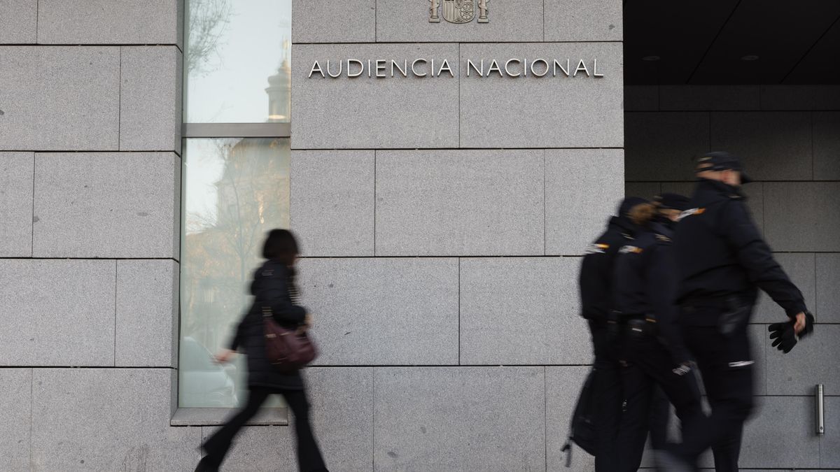 El juez deja en libertad al presunto cerebro financiero del caso Plus Ultra pero le prohíbe salir de España