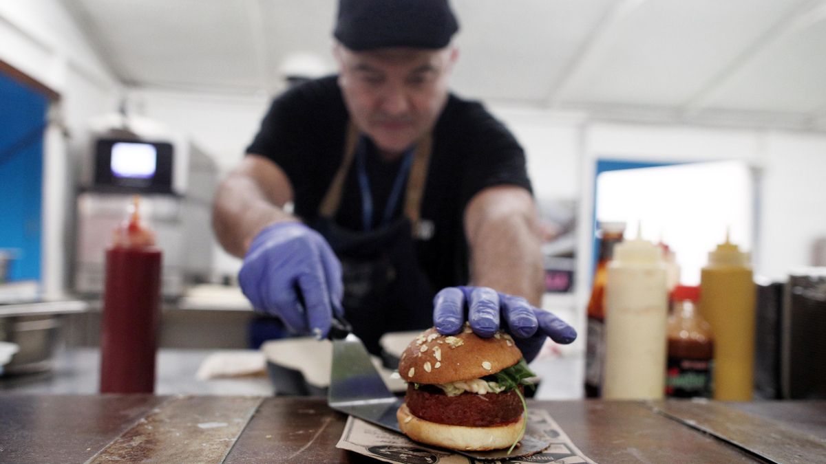 Sí, se puede llamar "salchicha" o "chorizo" a un producto vegano: la patronal cárnica pierde la batalla en los tribunales