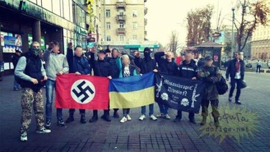 Banderas nazis en ucrania