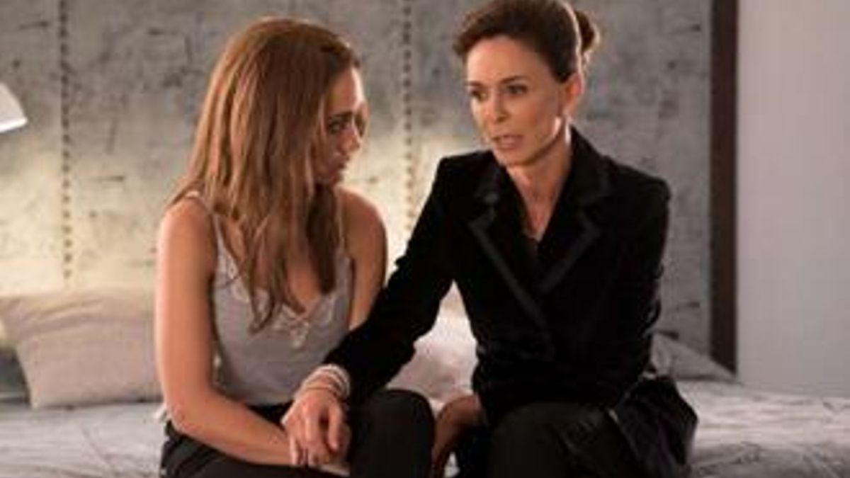 Pelea de gatas en 'Sin identidad' y aplaudida actuación de Lydia Bosch