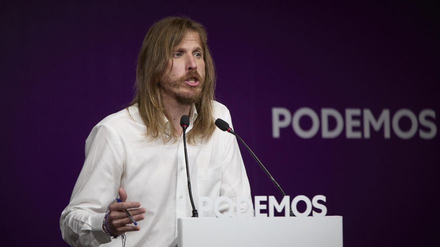 El portavoz de Podemos, Pablo Fernández, durante una rueda de prensa en la sede del partido, a 19 de julio de 2021, en Madrid (España).