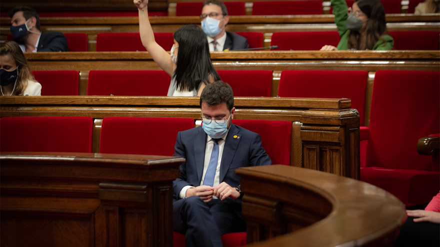 El president de la Generalitat, Pere Aragonès, en un Pleno en el Parlament de Catalunya, a 22 de julio de 2021, en Barcelona, Catalunya (España). La sesión de hoy es una continuación de las de ayer y el martes 20. En el pleno de este miércoles el Govern d