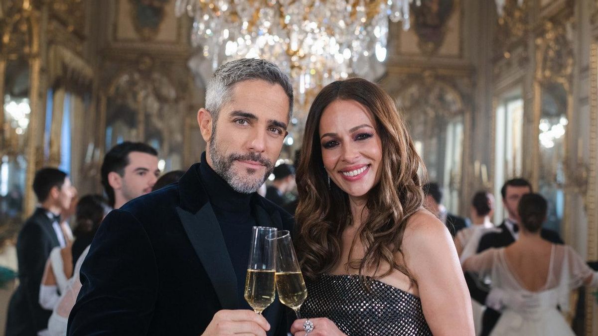 Roberto Leal y Eva González en la grabación de 'Adiós 2025'