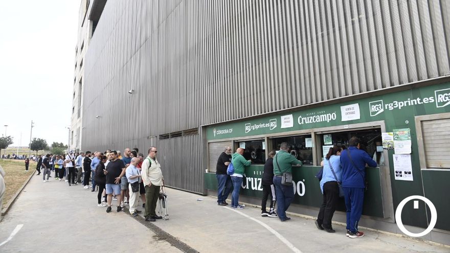 Polémica con las entradas para el Córdoba CF - Barça B: el club habilita un sistema de denuncia por la reventa