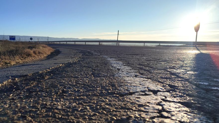 Aragón tiene la red de carreteras peor conservadas del país: un 68% de la malla viaria presenta "deterioros graves"