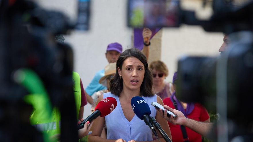 La secretaria política y eurodiputada de Podemos, Irene Montero, atiende a los medios este pasado mes de septiembre.