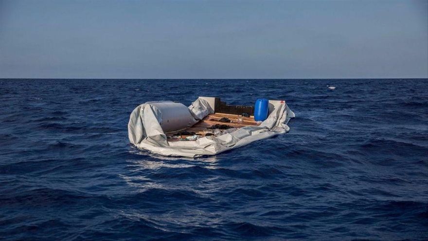 Caminando Fronteras denuncia posibles negligencias en el rescate de una neumática cerca de Lanzarote en la que desaparecieron 18 personas