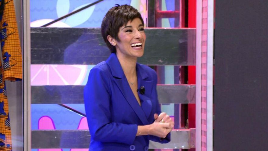 Adela González debutó como copresentadora en 'Sálvame' con un cumplido inesperado de Anabel Pantoja