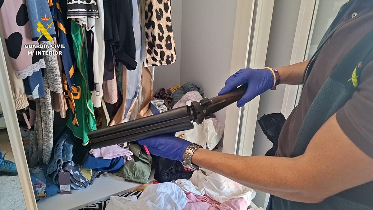 Heroína, cocaína, marihuana y hasta una escopeta de cañones recortados en la macrorredada de Baena