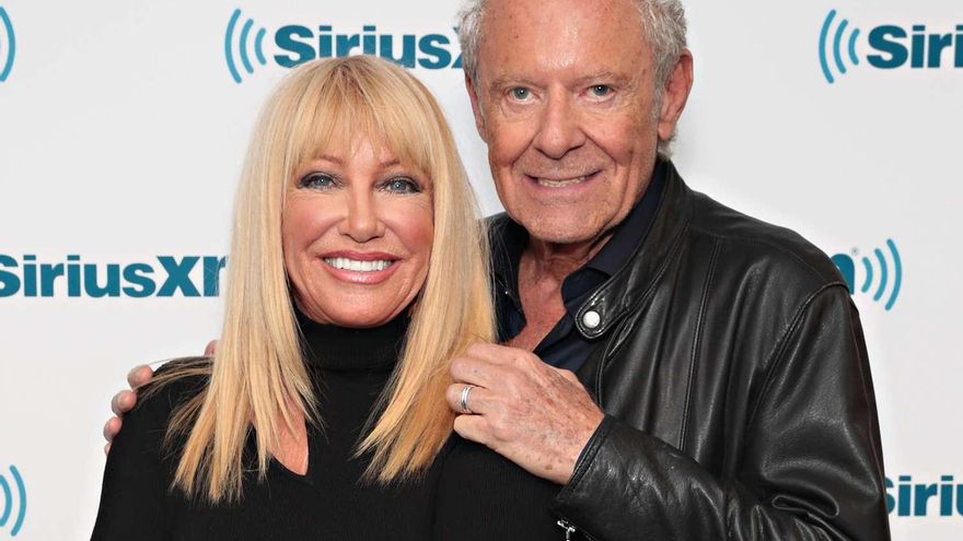 ¿Hasta qué punto puede una inteligencia artificial reemplazar a una persona amada? El productor Alan Hamel dice que su réplica de Suzanne Somers es tan real que no sabe cuál es la auténtica