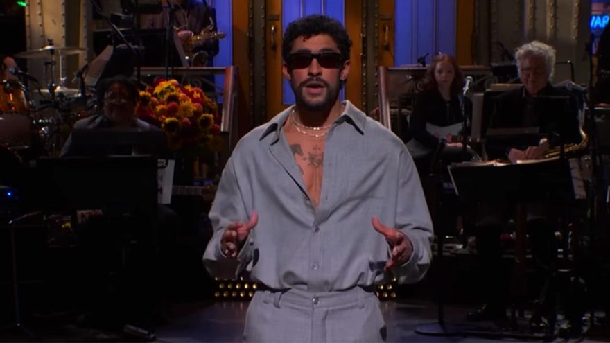 Bad Bunny habló en español en SNL e ironizó con su elección para la Super Bowl: "Incluso los de Fox News están contentos"