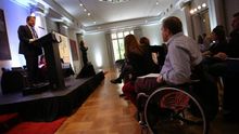 Grynspan advierte de "barreras invisibles culturales" en materia de discapacidad