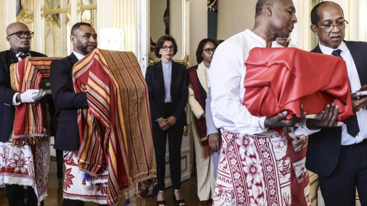 Francia devuelve a Madagascar los restos del rey Toera, ejecutado y exhibido como trofeo de guerra, tras 128 años de espera