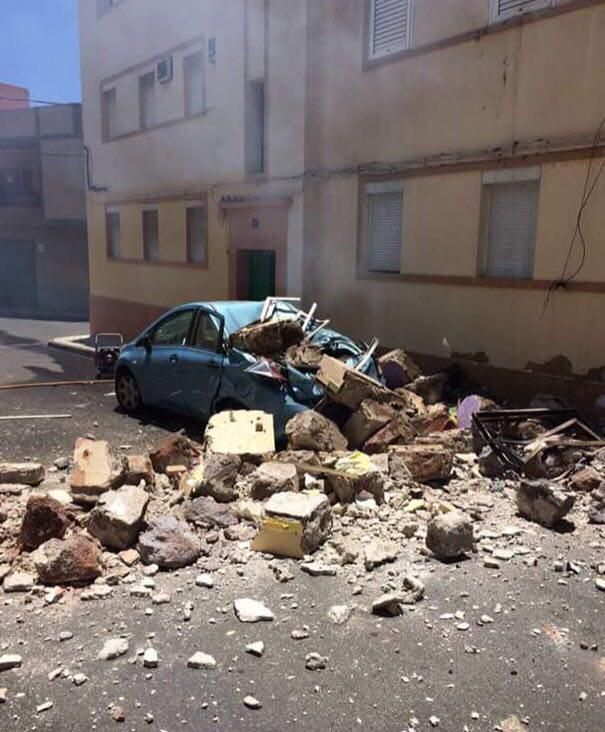 Daños ocasionados por la explosión y posterior incendio en Agüimes