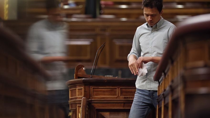 Archivo - El portavoz de Más País, Íñigo Errejón, en un pleno extraordinario en el Congreso de los Diputados, a 13 de julio de 2022, en Madrid (España).