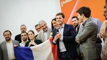Albert Rivera, con la bandera francesa tras la victoria de Macron
