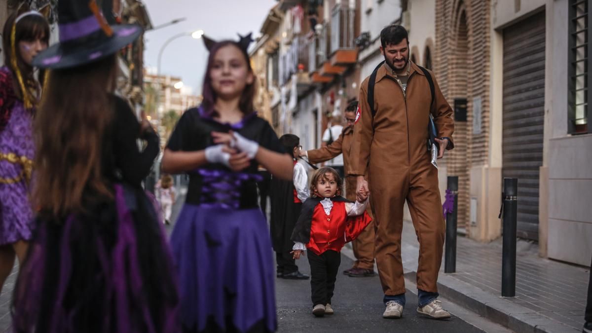 La calle López de Alba celebra su Halloween