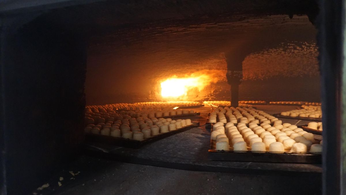 Mazapanes dentro del horno de leña