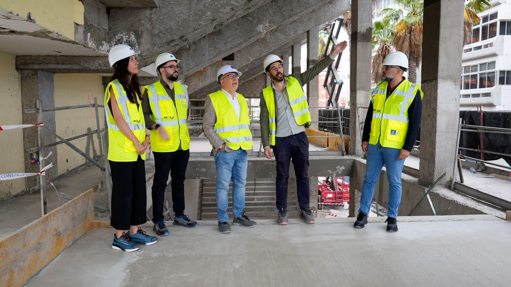 Visita este jueves a las obras del Centro Insular de Deportes del presidente del Cabildo de Gran Canaria, Antonio Morales, junto al consejero de Deportes, Aridany Romero.