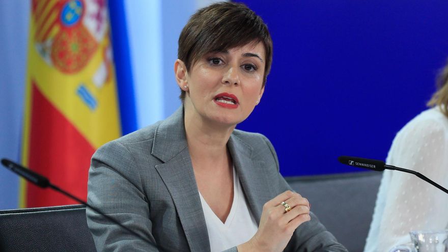 La ministra de Política Territorial y portavoz del Gobierno, Isabel Rodríguez durante la rueda de prensa ofrecida tras la reunión del Consejo de Ministros, este martes en el Palacio de La Moncloa, en Madrid.