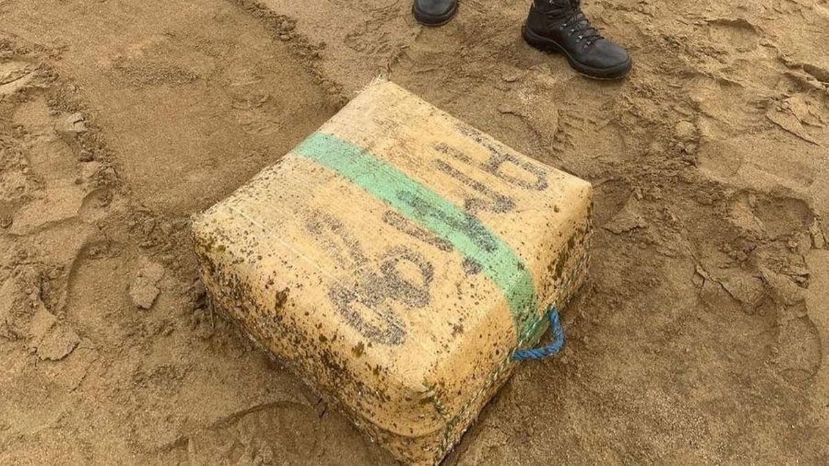 Fardo de droga encontrado en la playa de Las Canteras, Gran Canaria