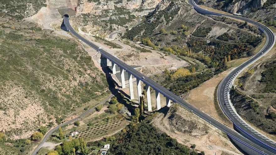 Condena millonaria a Fomento por retrasar a base de recortes las obras de la autovía de Jaca