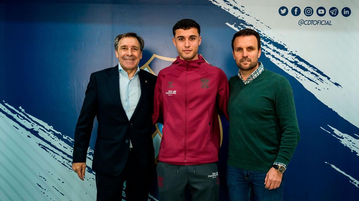 Fran Sabina renueva con el Tenerife hasta 2028