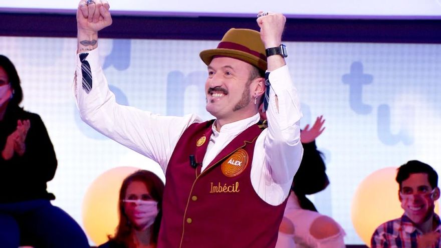 Alex O'Dogherty triunfa en su paso por 'Pasapalabra' por delante del mismo Orestes: "La que estás liando"