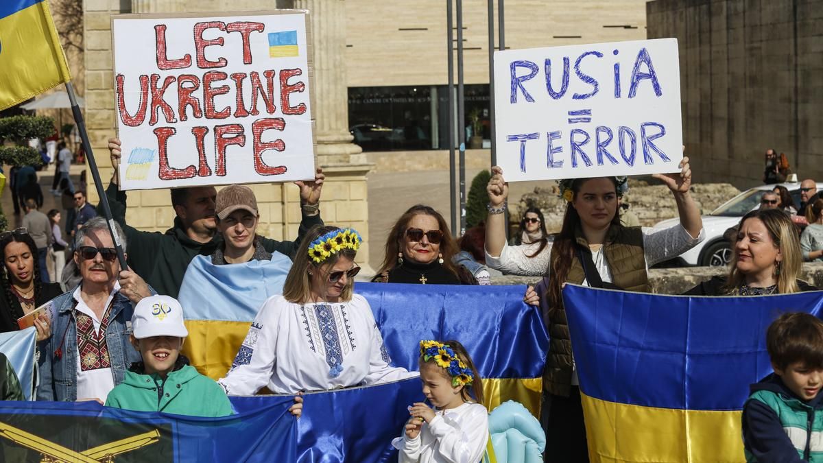 Manifestación y marcha solidaria en favor del pueblo ucraniano