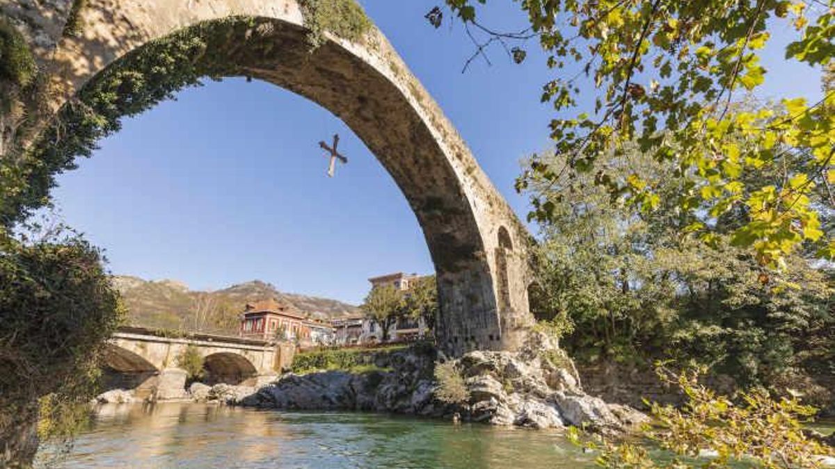 El famoso puente romano de Cangas