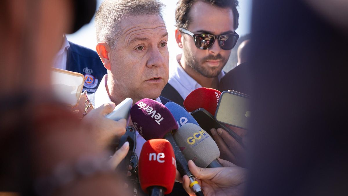 Emiliano García-Page atiende a los medios de comunicación